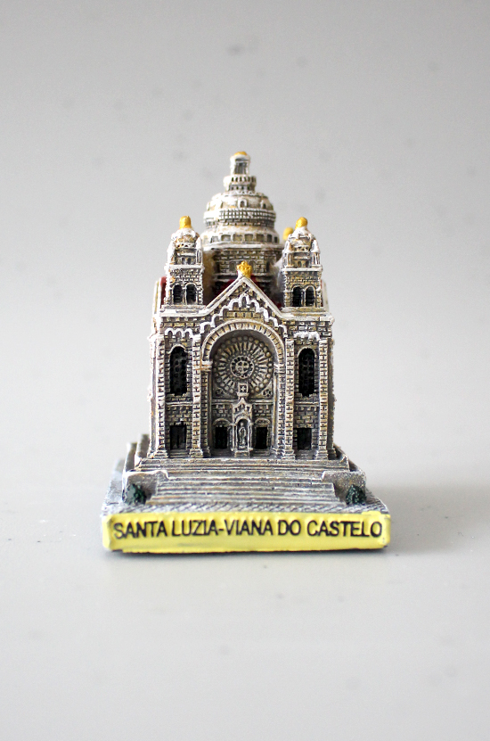 Templo de Santa Luzia em resina 6,5 cm